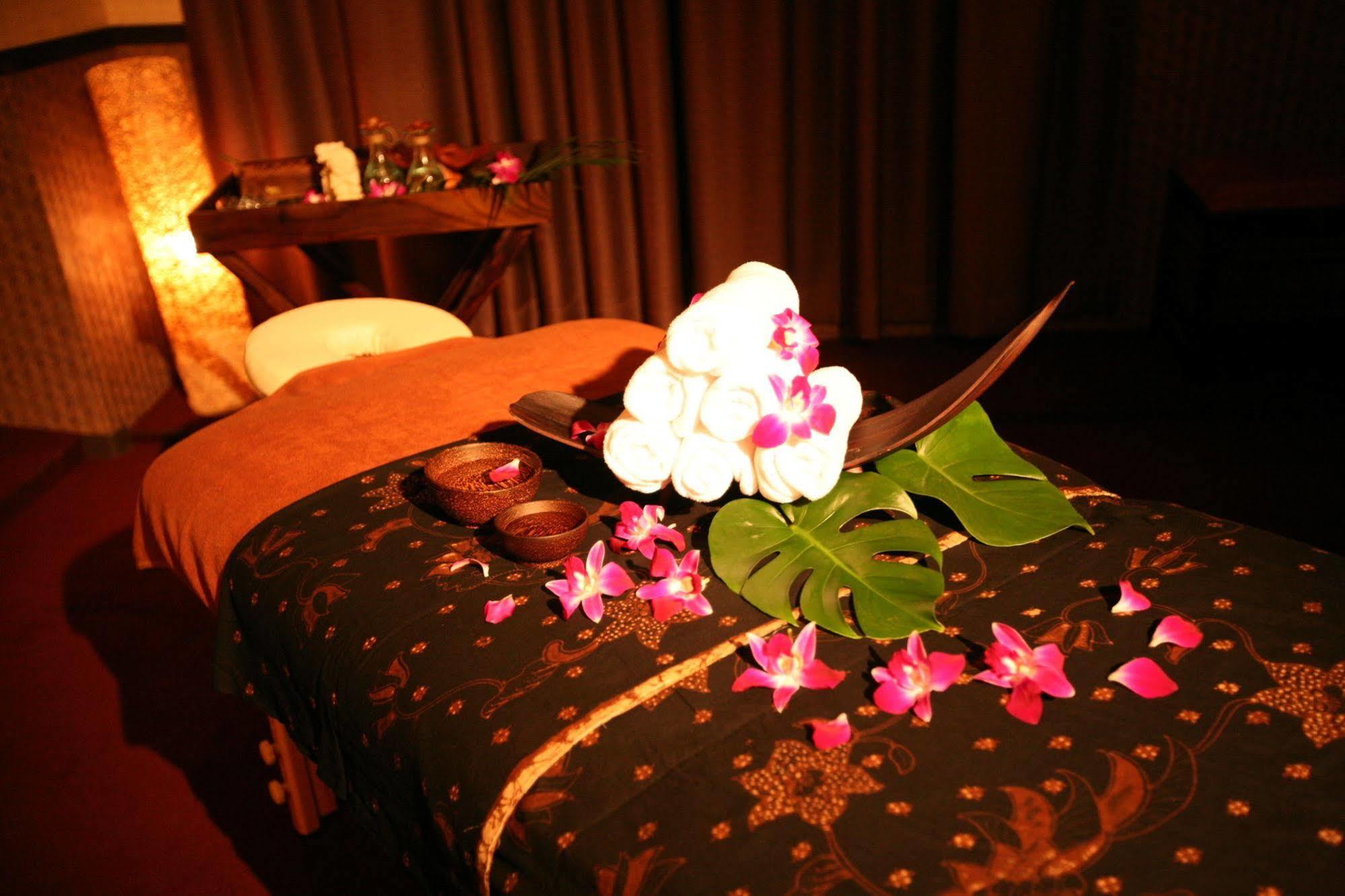 Hotel And Spa Lotus Modern (Adults Only) Киото Екстериор снимка