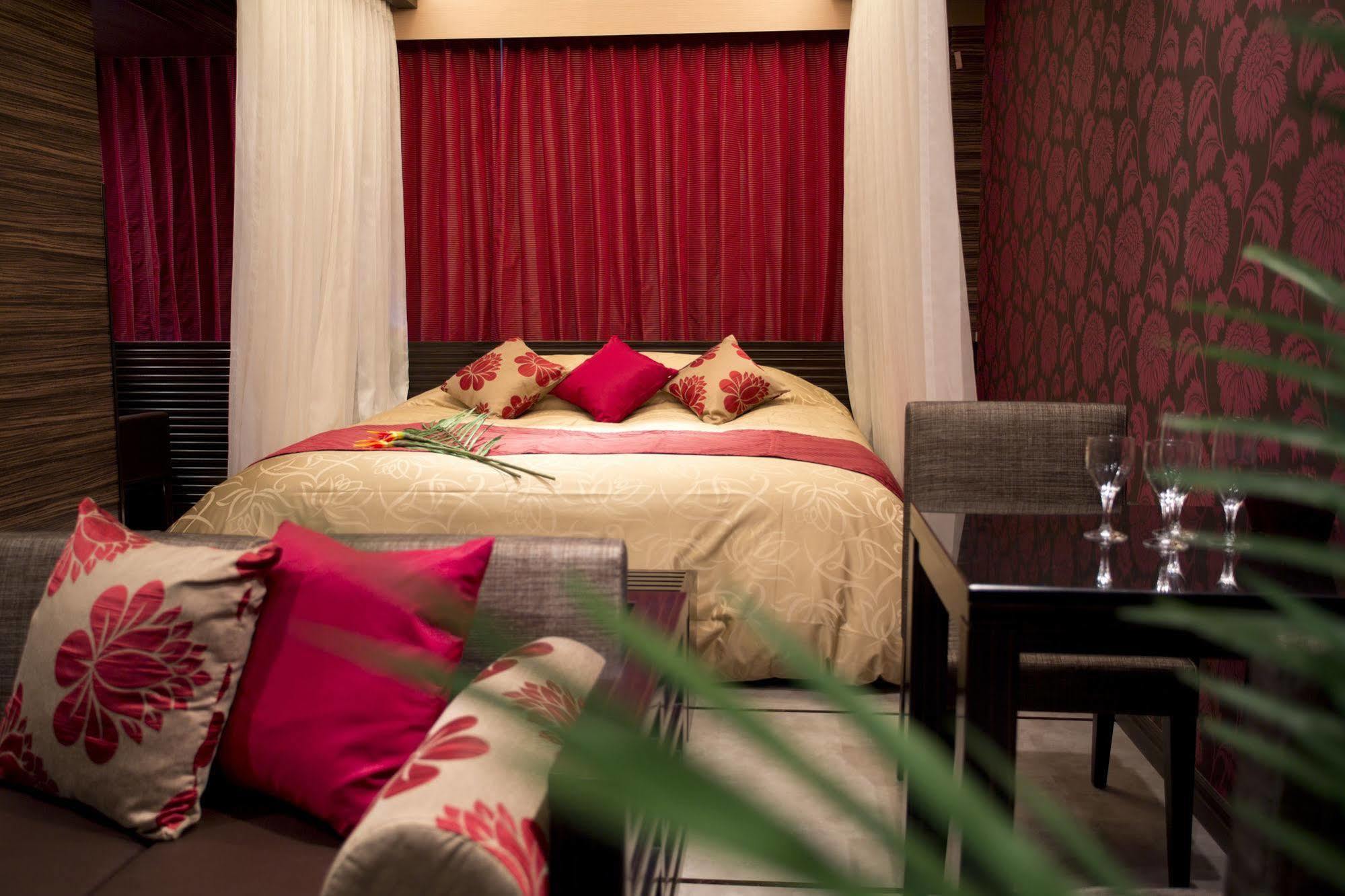 Hotel And Spa Lotus Modern (Adults Only) Киото Екстериор снимка