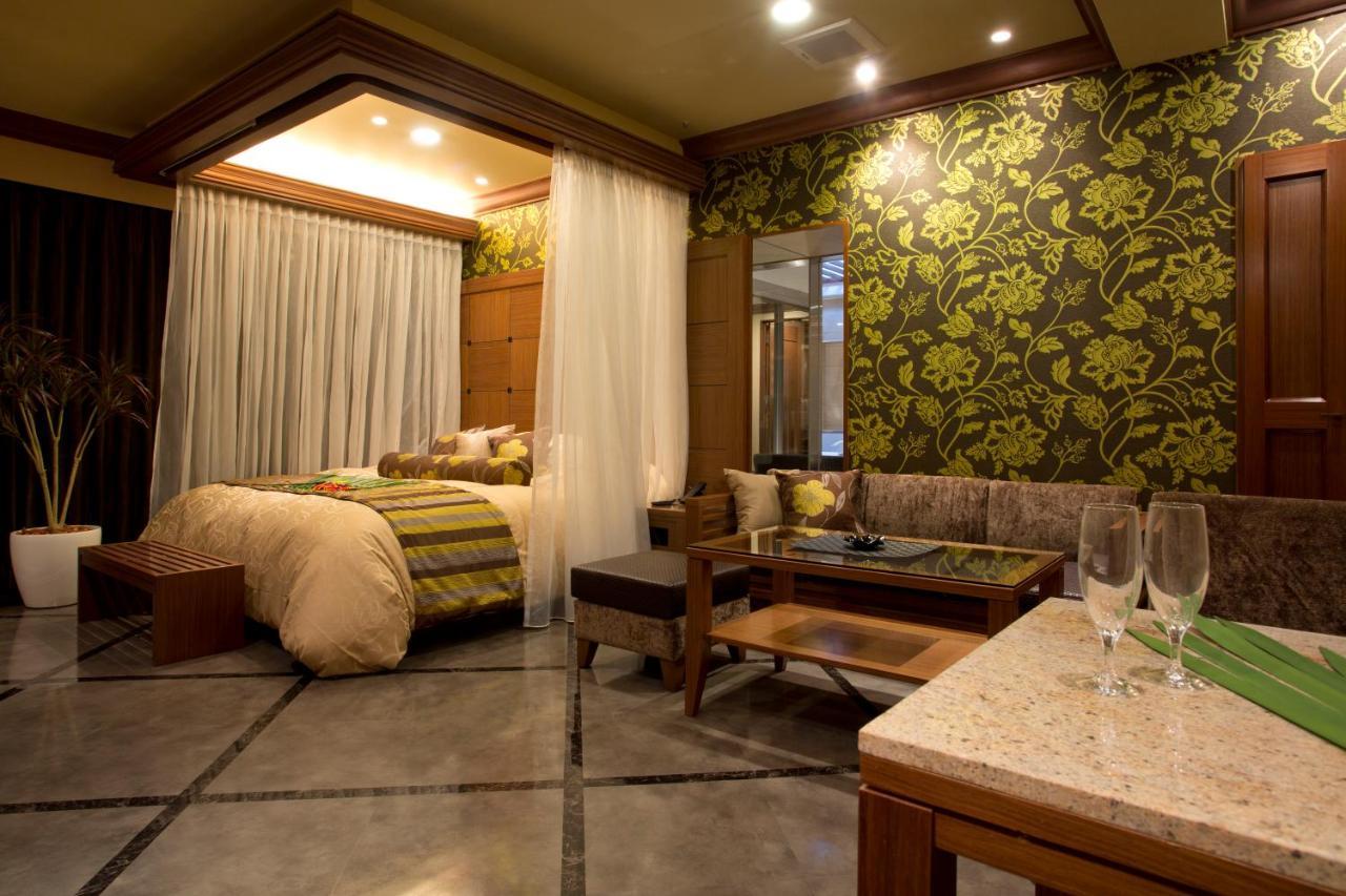 Hotel And Spa Lotus Modern (Adults Only) Киото Екстериор снимка
